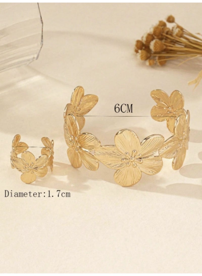 ڤيا طقم  أنيق مكون من قطعتين (إسوارة + خاتم) بتصميم كلاسيكي مينيمالي بنقوش الورق والزهور . - Image 3